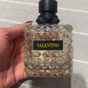 Authentic Valentino Donna Born in Roma Yellow Dream Eau de Parfum Spray